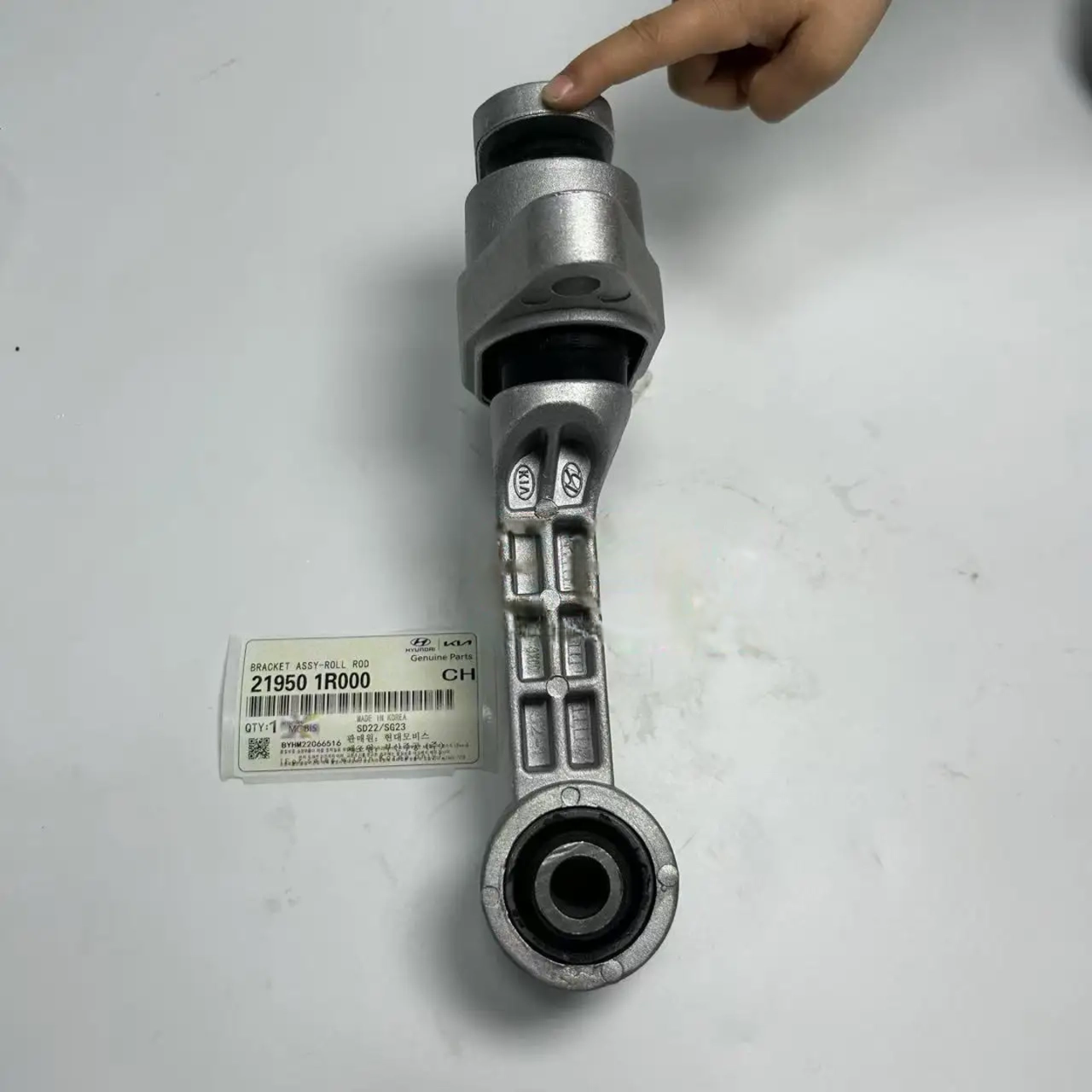 HYUNDAI HIGH QUALITY 21950-1R000 BRACKET ASSEMBLY ROLL ROD